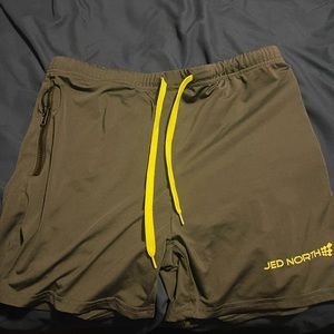 Agile body building shorts w zipper pockets-gray